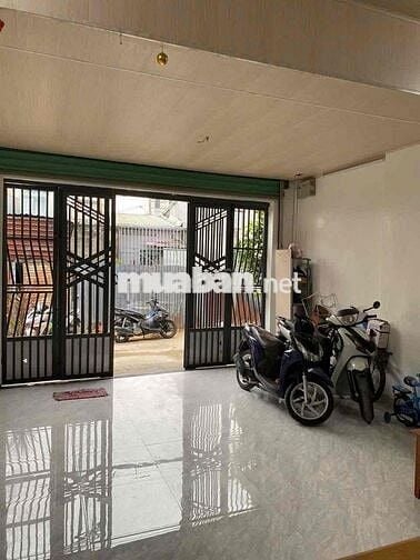 Trệt lửng 5*15 có sân thượng 3pn đg xe hơi