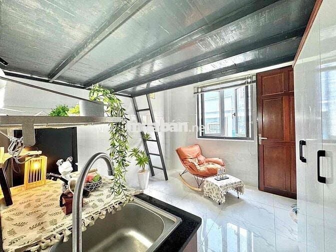 Phòng tông trắng 3tr6-4tr siêu thoáng ngay công viên Làng Hoa