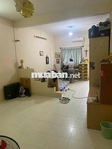 Chung cư hơn 60m2, 2PN + 1 WC nằm ngày trung tâm Q3