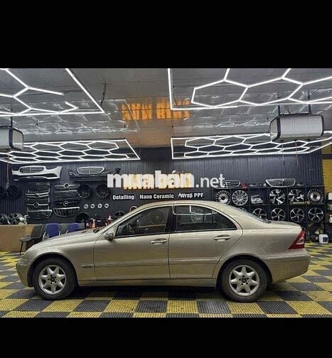 Mercedes C200K AT - 7979 km