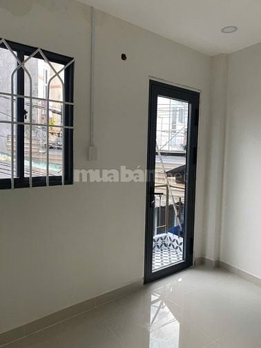 Nhà sổ hồng riêng, vị trí trung tâm gần chợ, trường học cấp 1,2,3. 