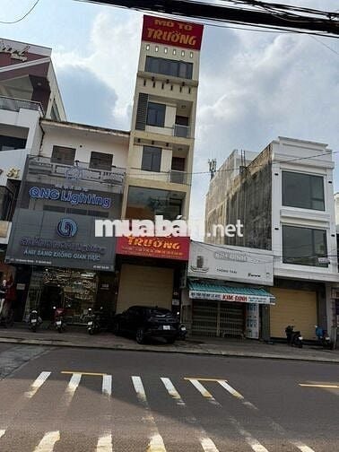 Cho Thuê nhà mặt tiền tại Quang Trung, phù hợp với kinh doanh, nhà ở.