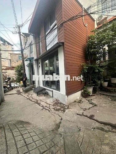 HÀNG HIẾM CÓ NHÀ Ở NGAY CÁCH MẶT TIỀN VÀI CĂN