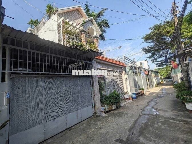 Nhà 2 TẦNG  CẦU VƯỢT LINH XUÂN đường số 11, Linh Xuân, Ô TÔ ĐẬU CỬA