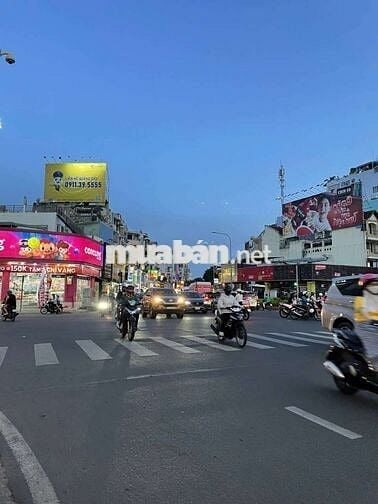 Nhà mặt tiền đường Thành Thái + Tô Hiến Thành bán dụng cụ y tế