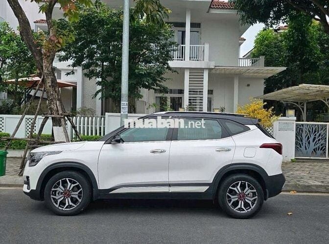 chính chủ cần bán xe KIA Seltos Luxury đời 2021