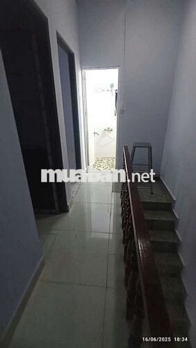 Nhà nguyên căn 2pn, 2wc, sân xe máy, ban công