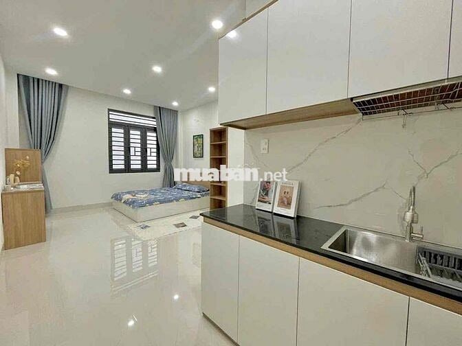 Chdv cho thuê full nội thất, thang máy, gần sân bay Tân Bình, HCM