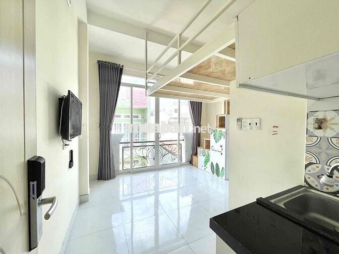 Căn Hộ Gác Lửng Đón Nắng Ngay ĐH Bách Khoa