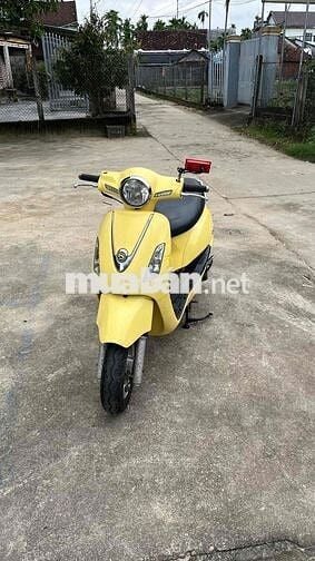 SYM Attila màu Vàng