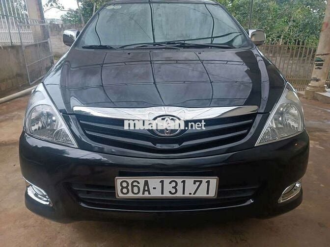Toyota Innova Đen Số sàn 7 chỗ