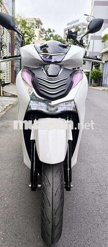 Honda SH màu Trắng như mới cần đổi xe