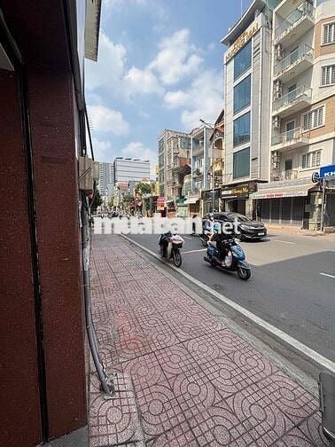 Mặt tiền Đào Duy Anh dá cực kỳ hạt dẻ