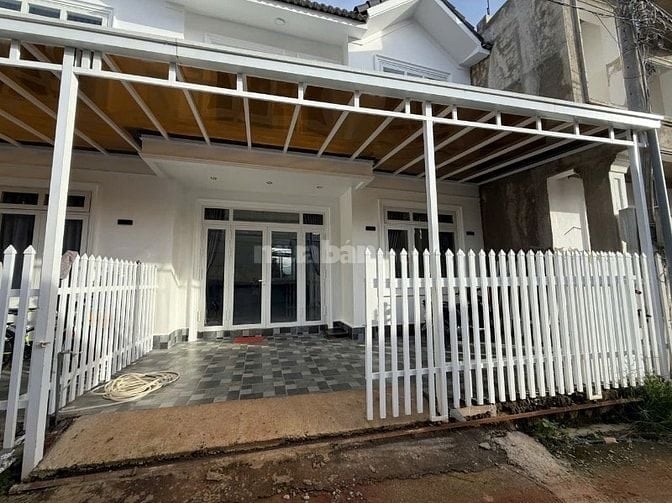 NHÀ MỚI XÂY CHO THUÊ – 3PN, CÓ SÂN ĐẬU Ô TÔ – MÊ LINH, PHƯỜNG LÂM VIÊN