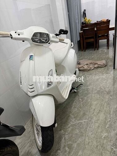 Piaggio Vespa Justin Bieber 125cc Trắng