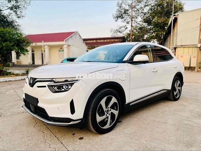 VinFast VF8 S 2024 Trắng