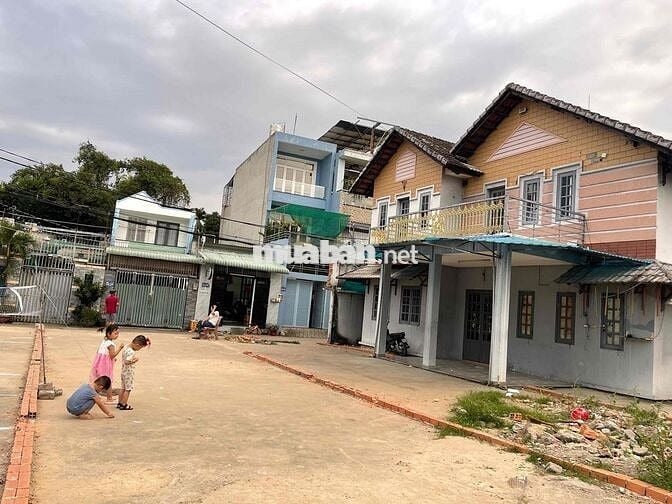 Đất 5x19m, Shr, Vị Trí Đẹp - Giá TỐT đg xe TẢI ngay LÊ THị HÀ