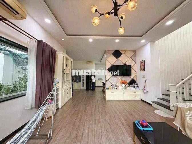 Bán Biệt Thự Sân Vườn Hẽm Đường Trần Hưng Đạo Giá Tốt