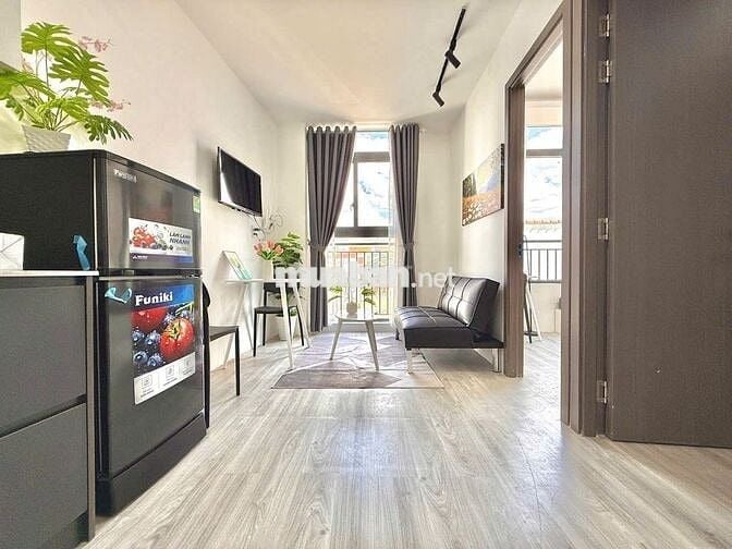 Căn hộ 2 phòng ngủ - ban công, full nội thất Quận 4 sát trung tâm