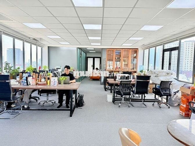 VĂN PHÒNG FULL NỘI THẤT ĐƯỜNG XÔ VIẾT NGHỆ TĨNH–