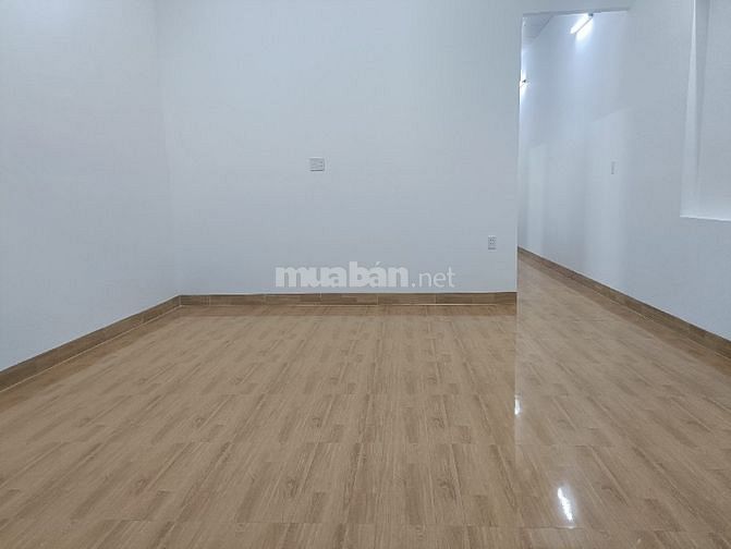 chính chủ cần bán gấp căn nhà cấp 4  p10 ngay cổng khang linh đi vào  