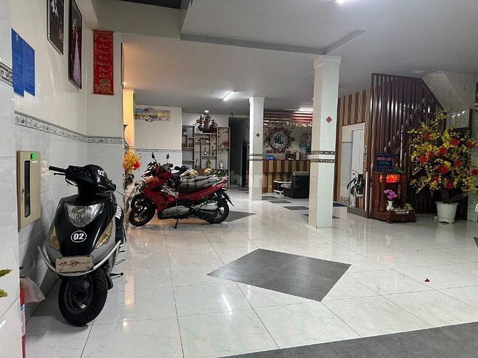 BÁN KHÁCH SẠN NGAY TRUNG TÂM HUYỆN THÁP MƯỜI