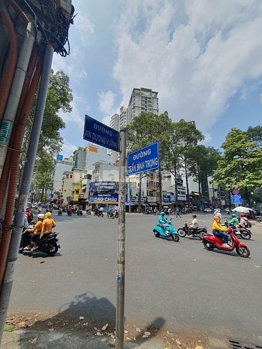 mặt tiền 225 trần bình trọng 9.4 dài 20m