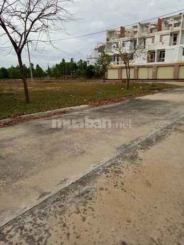 Tôi bán lại 300m2 đất 575 triệu. Thổ cư 100%, shr 36355356 Tôi bán lại 300m2 đất 575 triệu. Thổ cư 100%, shr