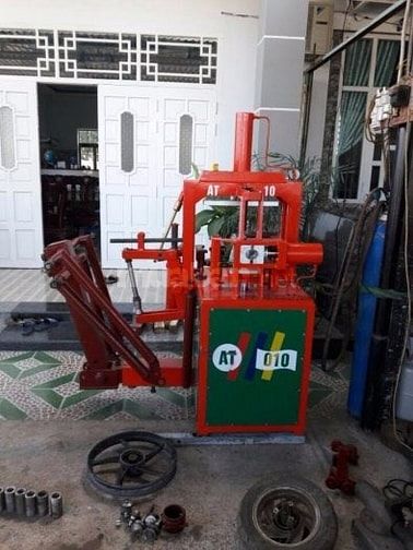 Máy ép mâm đĩa chấn ba, nắn khung sườn AT10 giá rẻ nhất tp HCM 37591015 Máy ép mâm đĩa chấn ba, nắn khung sườn AT10 giá rẻ nhất tp HCM