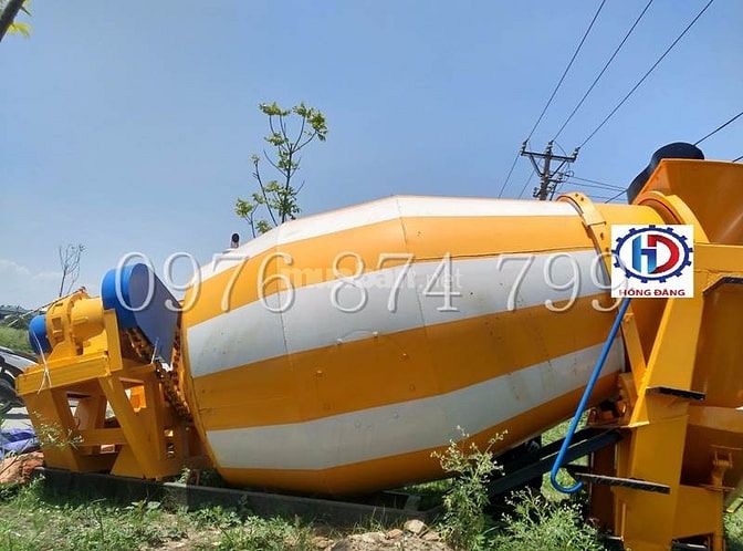 Bồn trộn bê tông 3 khối , 6 khối hàng chính hãng lắp trên xe tải 38619366 Bồn trộn bê tông 3 khối , 6 khối hàng chính hãng lắp trên xe tải