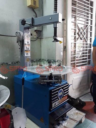 Máy tháo vỏ, máy ra vào lốp xe tay ga, ô tô du lịch NK418E 39300945 Máy tháo vỏ, máy ra vào lốp xe tay ga, ô tô du lịch NK418E