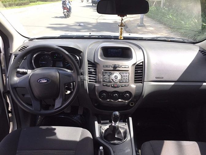 Nhà cần bán FORD RANGER 2013 trắng số sàn máy dầu nhập khẩu Thái Lan. 40923357 Nhà cần bán FORD RANGER 2013 trắng số sàn máy dầu nhập khẩu Thái Lan.