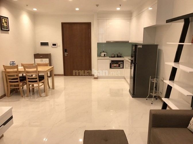 Gia đình tôi cần tuyển gấp một cô giúp việc gia đình 43383515 Gia đình tôi cần tuyển gấp một cô giúp việc gia đình