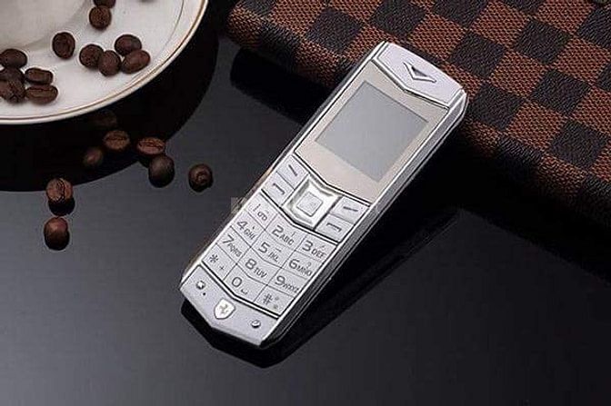 Vertu A8 sang trọng và đẳng cấp,2 sim,mỏng,loa to,mới 100% fullbox 43845008 Vertu A8 sang trọng và đẳng cấp,2 sim,mỏng,loa to,mới 100% fullbox