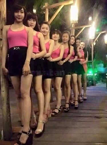 Chuỗi hệ Thống Karaoke tuyển phục vụ 44134745 Chuỗi hệ Thống Karaoke tuyển phục vụ