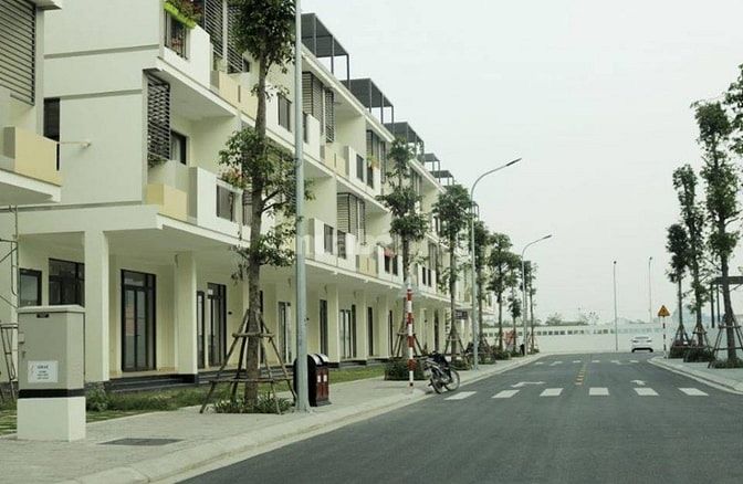 Nhà 5x16, 1 trệt 2 lầu 3pn, gần chợ Bình Chánh, Giá 820tr, SHR 45604370 Nhà 5x16, 1 trệt 2 lầu 3pn, gần chợ Bình Chánh, Giá 820tr, SHR
