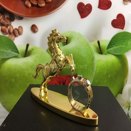Tượng nước hoa hình con ngựa để xe hơi 46721568 Tượng nước hoa hình con ngựa để xe hơi