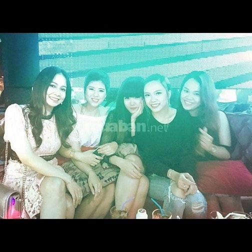 Tuyển gấp Nữ nhân viên phục vụ Karaoke 44284221 Tuyển gấp Nữ nhân viên phục vụ Karaoke