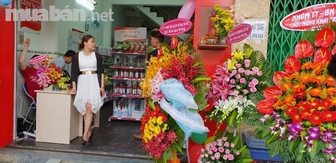 Cần tuyển 3 nhân viên bán hàng đi siêu thị đi làm ngay 48443518 Cần tuyển 3 nhân viên bán hàng đi siêu thị đi làm ngay
