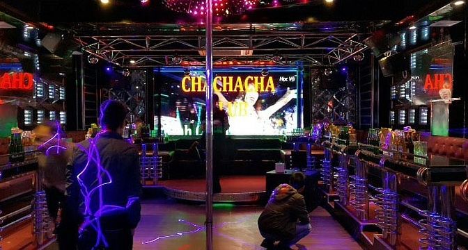 TUYỂN NHÂN VIÊN NỮ PHỤC VỤ PHÒNG KARAOKE 49058919 TUYỂN NHÂN VIÊN NỮ PHỤC VỤ PHÒNG KARAOKE