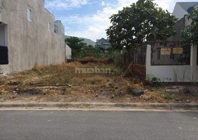 Tôi chính chủ cần bán gấp lô đất 250m2 thổ cư 200m2 ngay kcn 55791775 Tôi chính chủ cần bán gấp lô đất 250m2 thổ cư 200m2 ngay kcn