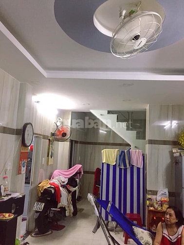 Nhà bán Quận 4, diện tích khổng lồ, giá tí hon. 55898807 Nhà bán Quận 4, diện tích khổng lồ, giá tí hon.