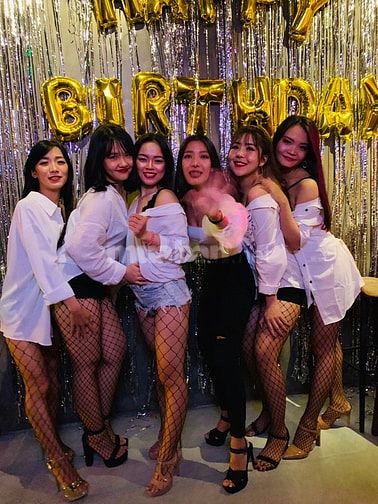 Cần tuyển nhân viên phục vụ bar nước ngoài 55989855 Cần tuyển nhân viên phục vụ bar nước ngoài