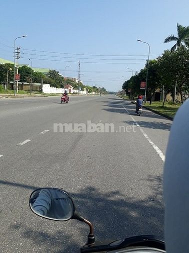 Tôi cần Bán nhanh lô Mặt đường Nguyễn Huệ - 36m, cửa lò