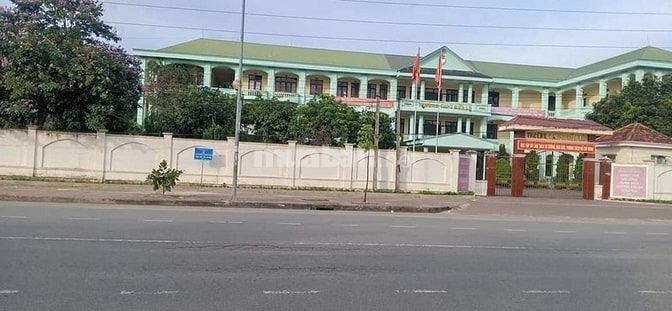 Tôi cần Bán nhanh lô Mặt đường Nguyễn Huệ - 36m, cửa lò