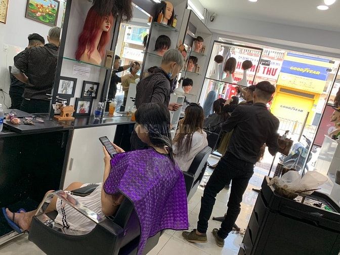 Tuyển nữ thợ phụ biết uốn duỗi nhuộm cơ bản, nhanh nhẹn 56121477 Tuyển nữ thợ phụ biết uốn duỗi nhuộm cơ bản, nhanh nhẹn