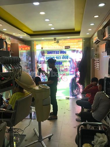 Uốn tóc Tuấn An Đông, làm đẹp thả ga không lo về giá 56646690 Uốn tóc Tuấn An Đông, làm đẹp thả ga không lo về giá