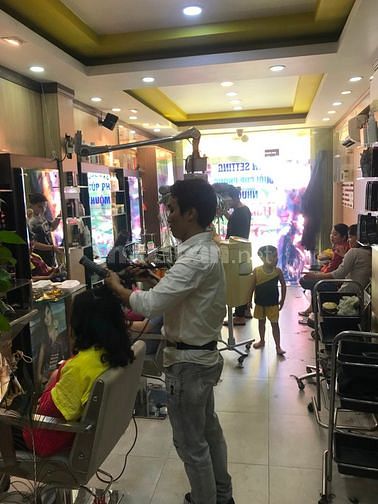 Uốn tóc Tuấn An Đông, làm đẹp thả ga không lo về giá 56646690 Uốn tóc Tuấn An Đông, làm đẹp thả ga không lo về giá
