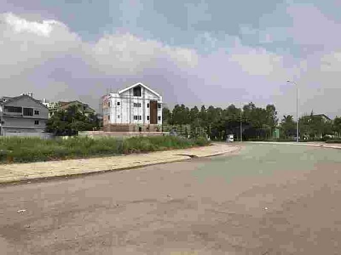 BÀ thím cần bán đất cho con gái đi du học ở Mỹ Binh , Tân Trụ 56641042 BÀ thím cần bán đất cho con gái đi du học ở Mỹ Binh , Tân Trụ