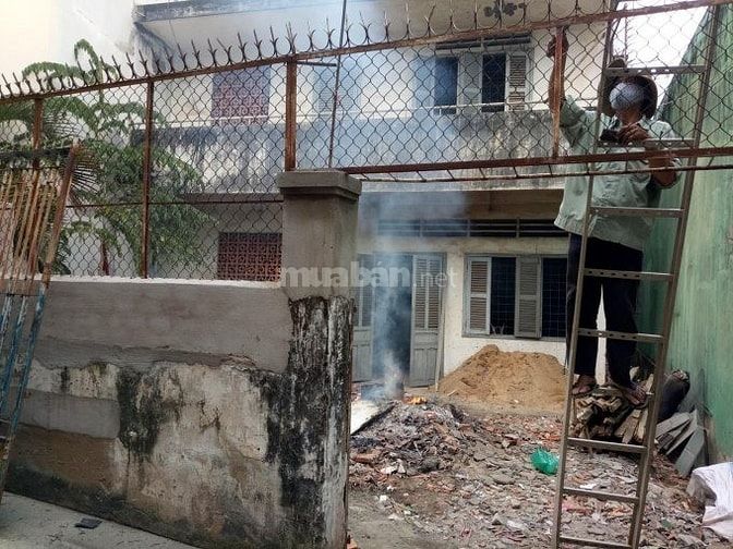 Cần vốn KD bán gấp nhà nát Hoàng Diệu Q.Thủ Đức 62m2/975tr SHR gần chợ 56730030 Cần vốn KD bán gấp nhà nát Hoàng Diệu Q.Thủ Đức 62m2/975tr SHR gần chợ